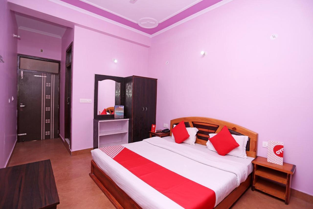 Oyo 19406 Hotel Janta Palace 阿尔莫拉 外观 照片